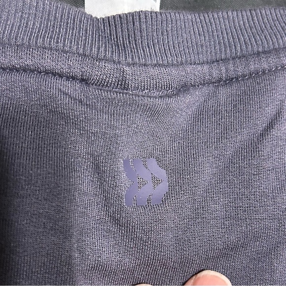 Women’s size medium - Picture 4 of 5